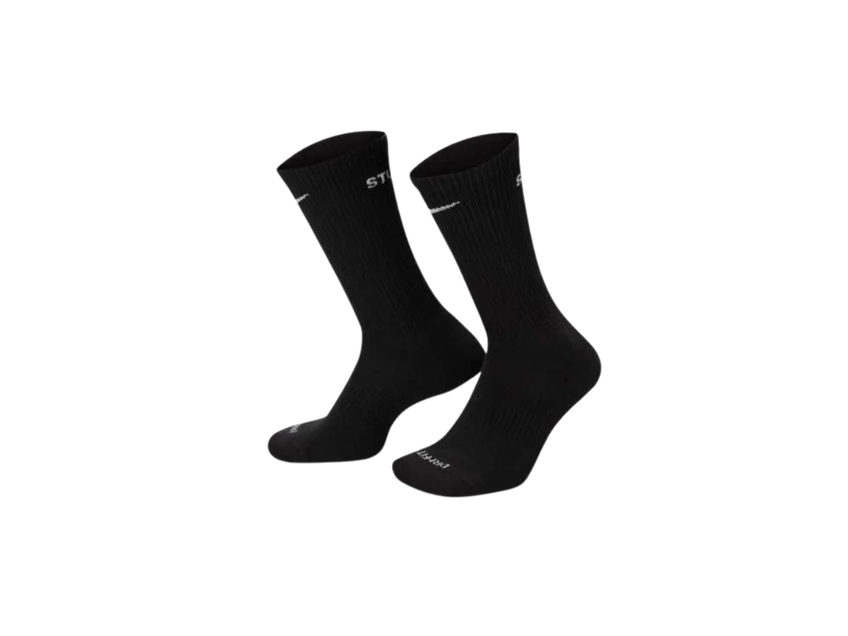 https://d2cva83hdk3bwc.cloudfront.net/nike-x-stussy-cushioned-crew-socks--3-pairs--black-3.jpg