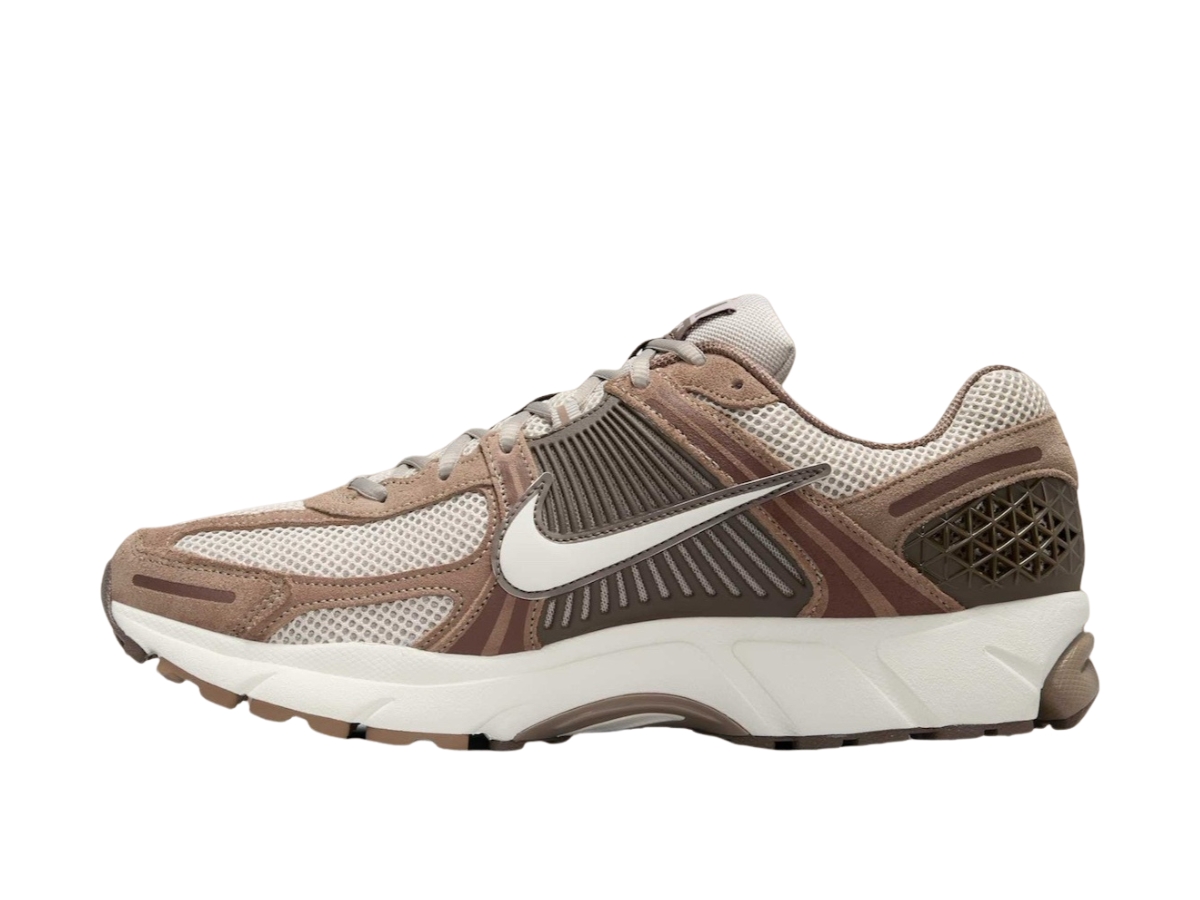 https://d2cva83hdk3bwc.cloudfront.net/nike-zoom-vomero-5-mink-brown-2.jpg