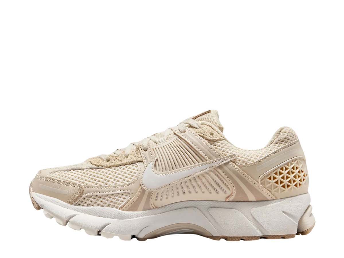 https://d2cva83hdk3bwc.cloudfront.net/nike-zoom-vomero-5-phantom-sand-drift-w-2.jpg