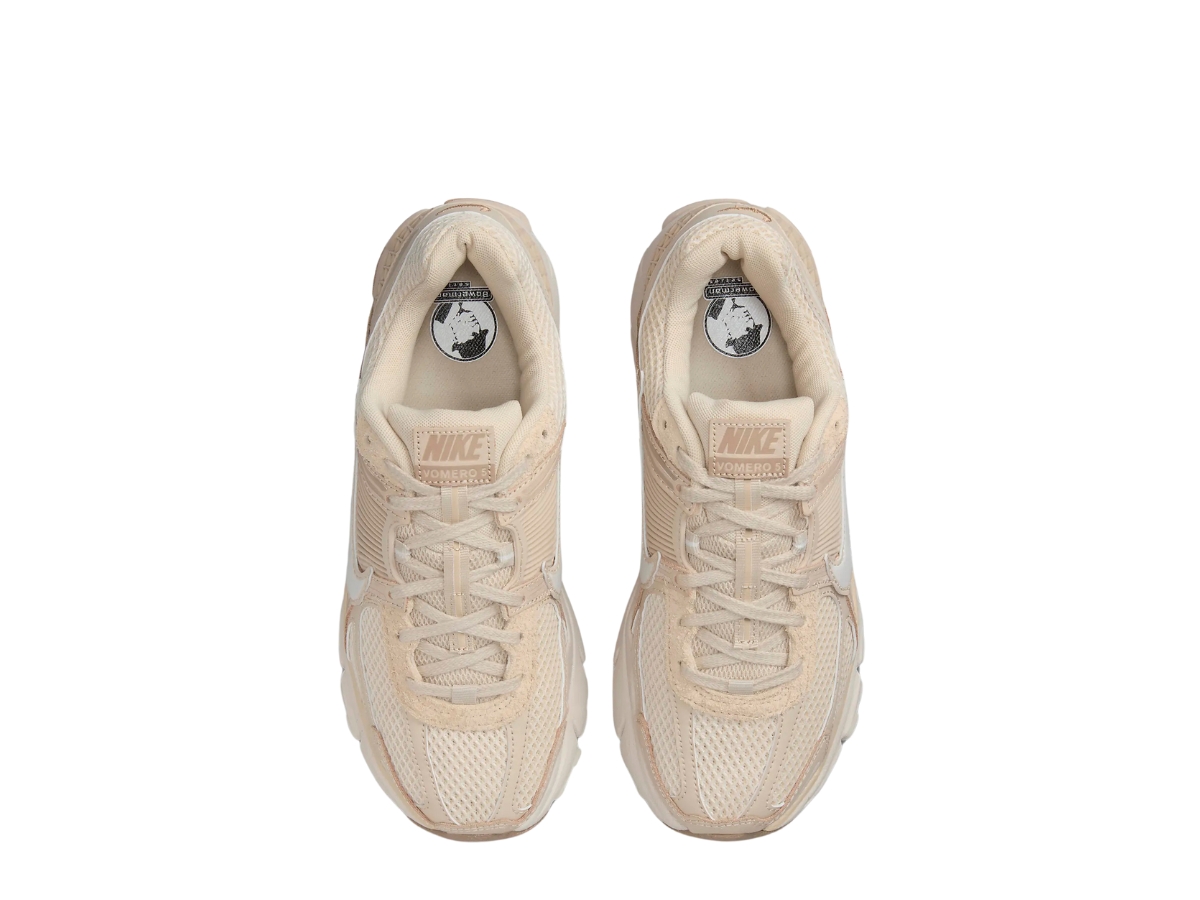 https://d2cva83hdk3bwc.cloudfront.net/nike-zoom-vomero-5-phantom-sand-drift-w-3.jpg