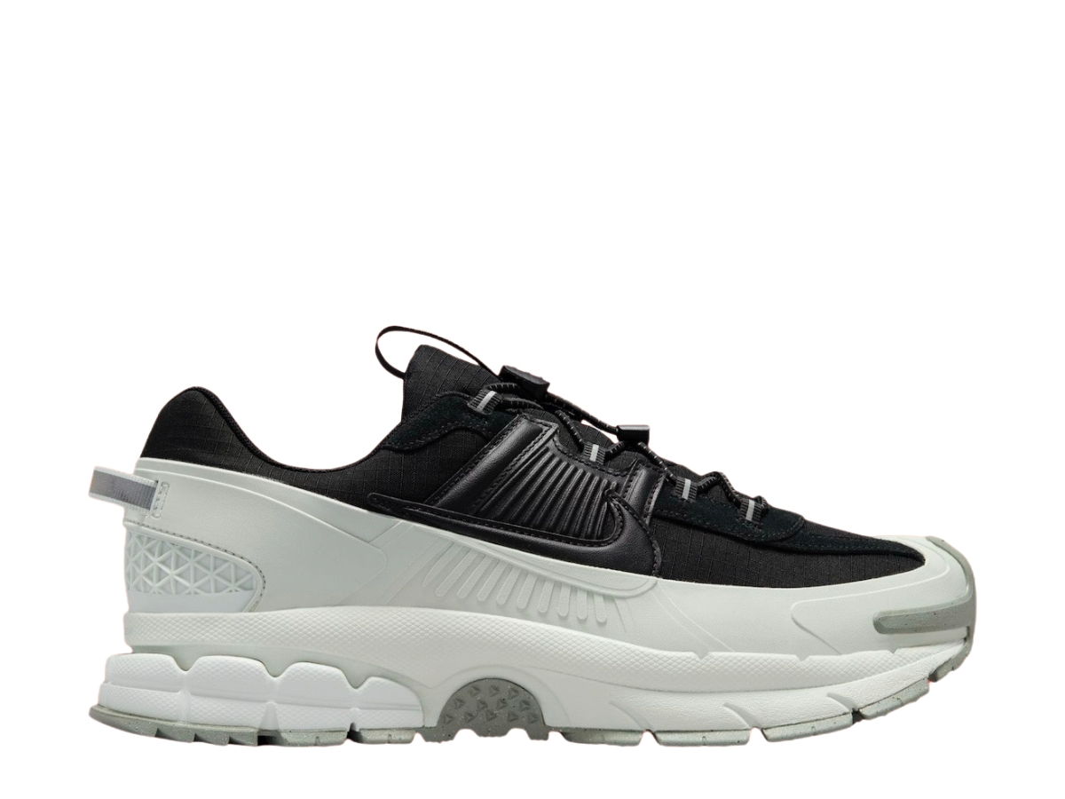 https://d2cva83hdk3bwc.cloudfront.net/nike-zoom-vomero-5-roam-black-light-silver-1.jpg