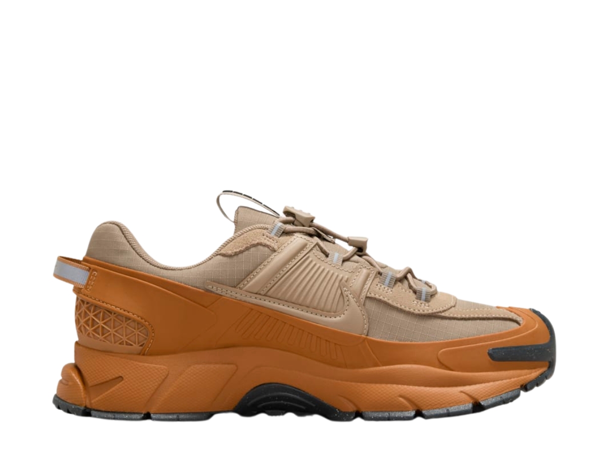 https://d2cva83hdk3bwc.cloudfront.net/nike-zoom-vomero-5-roam-flax-w-1.jpg