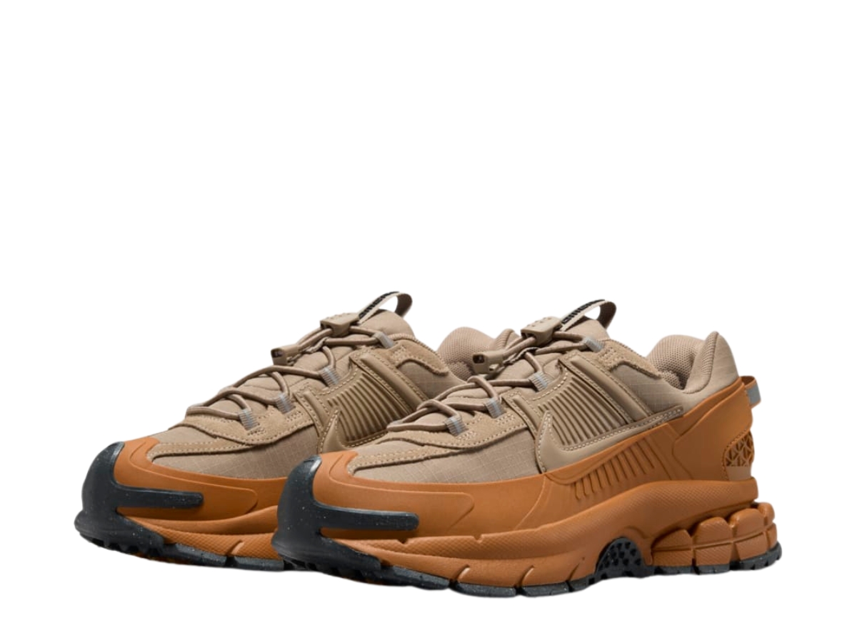 https://d2cva83hdk3bwc.cloudfront.net/nike-zoom-vomero-5-roam-flax-w-3.jpg