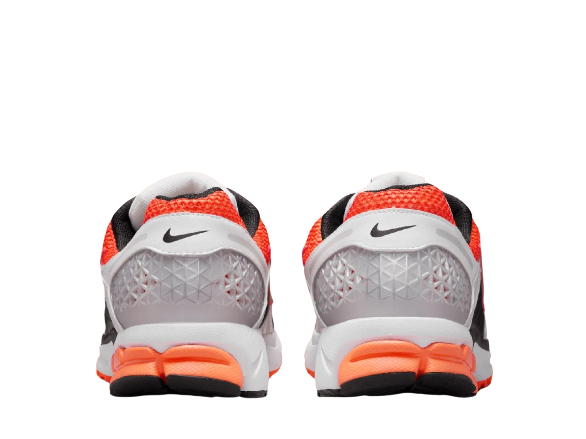 https://d2cva83hdk3bwc.cloudfront.net/nike-zoom-vomero-5-total-orange-5.jpg