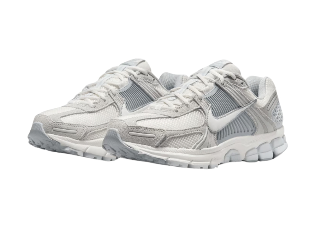 https://d2cva83hdk3bwc.cloudfront.net/nike-zoom-vomero-5-wmns-pure-platinum-summit-white-3.jpg