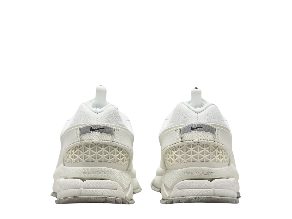 https://d2cva83hdk3bwc.cloudfront.net/nike-zoom-vomero-roam-summit-white-light-bone-w-4.jpg