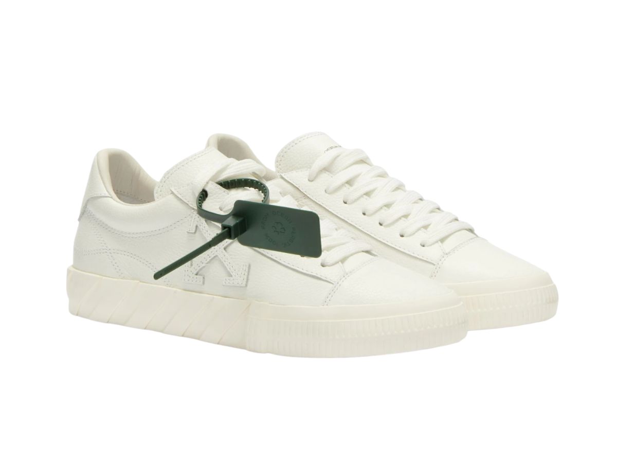 https://d2cva83hdk3bwc.cloudfront.net/off-white-low-vulc-leather-white--w--2.jpg
