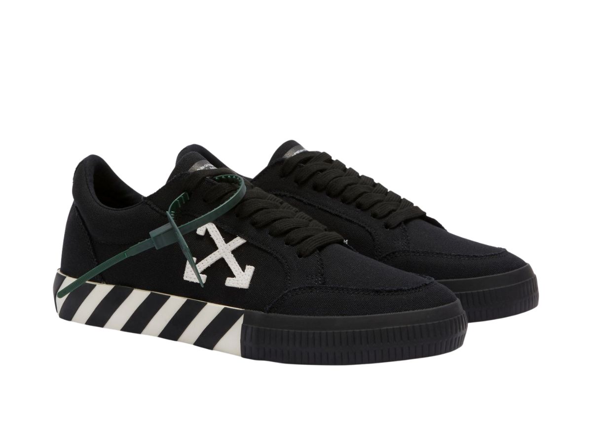https://d2cva83hdk3bwc.cloudfront.net/off-white-vulc-low-canvas-black-white-black--ss22--2.jpg