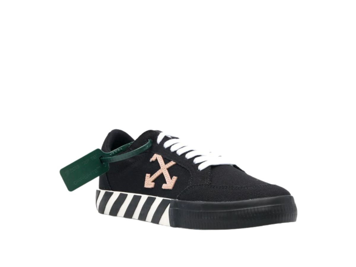 https://d2cva83hdk3bwc.cloudfront.net/off-white-vulc-low-canvas-black-white-sand-2.jpg