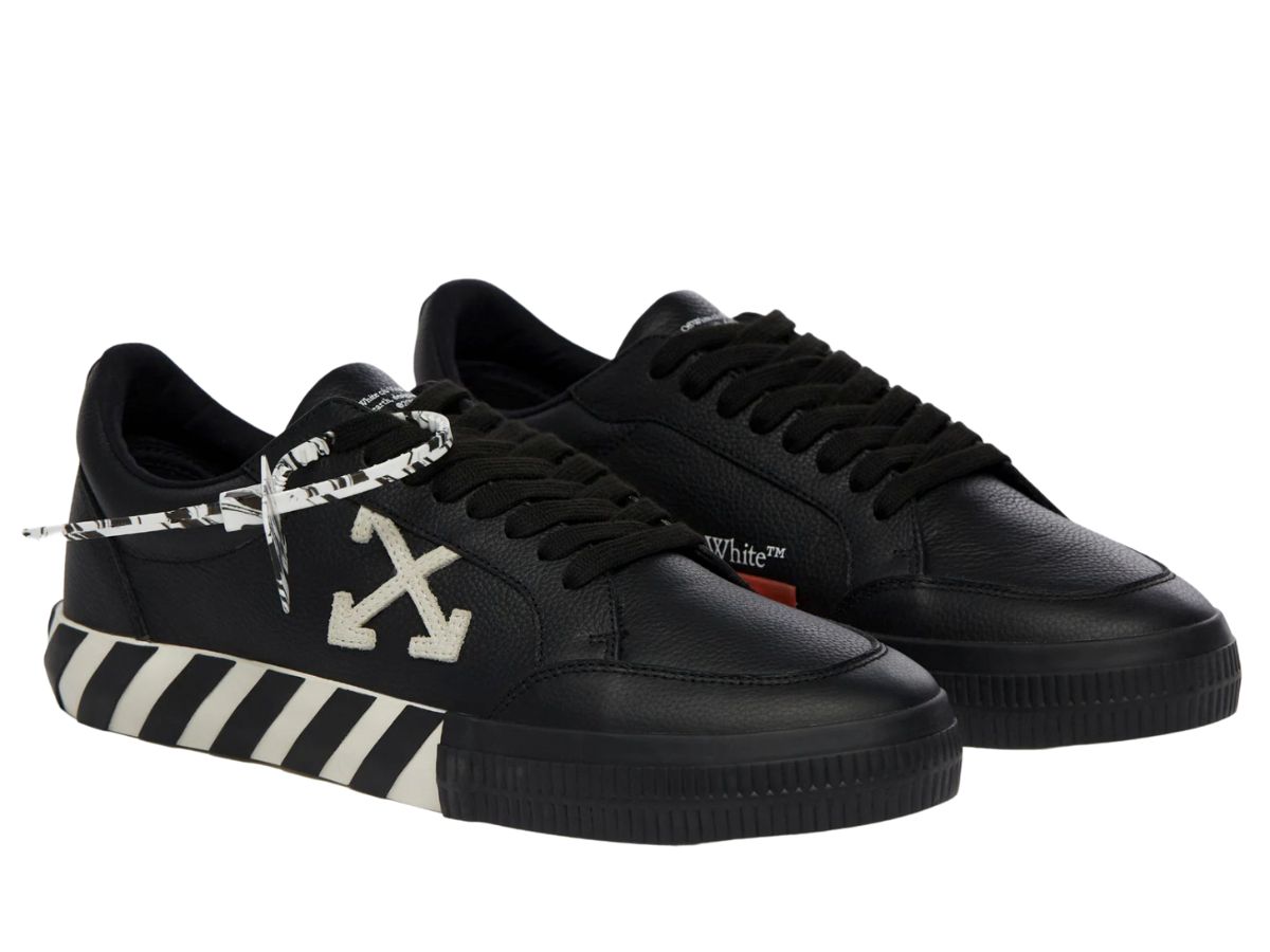 https://d2cva83hdk3bwc.cloudfront.net/off-white-vulc-low-leather-black-white--ss22--2.jpg