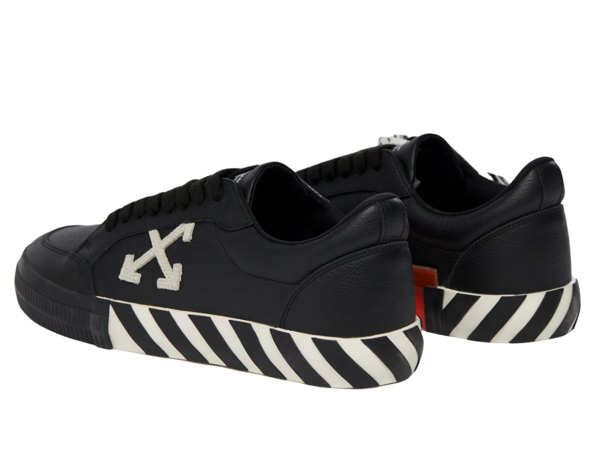 https://d2cva83hdk3bwc.cloudfront.net/off-white-vulc-low-leather-black-white--ss22--3.jpg