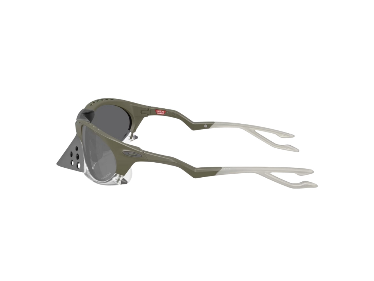 https://d2cva83hdk3bwc.cloudfront.net/oo9437-0763-oakley-plantaris-latitude-collection-prizm-black-lenses-matte-moss-green-frame-3.jpg