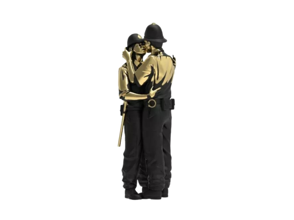 Mighty Jaxx Kissing Coppers By Brandalised (Gold Rush Edition)