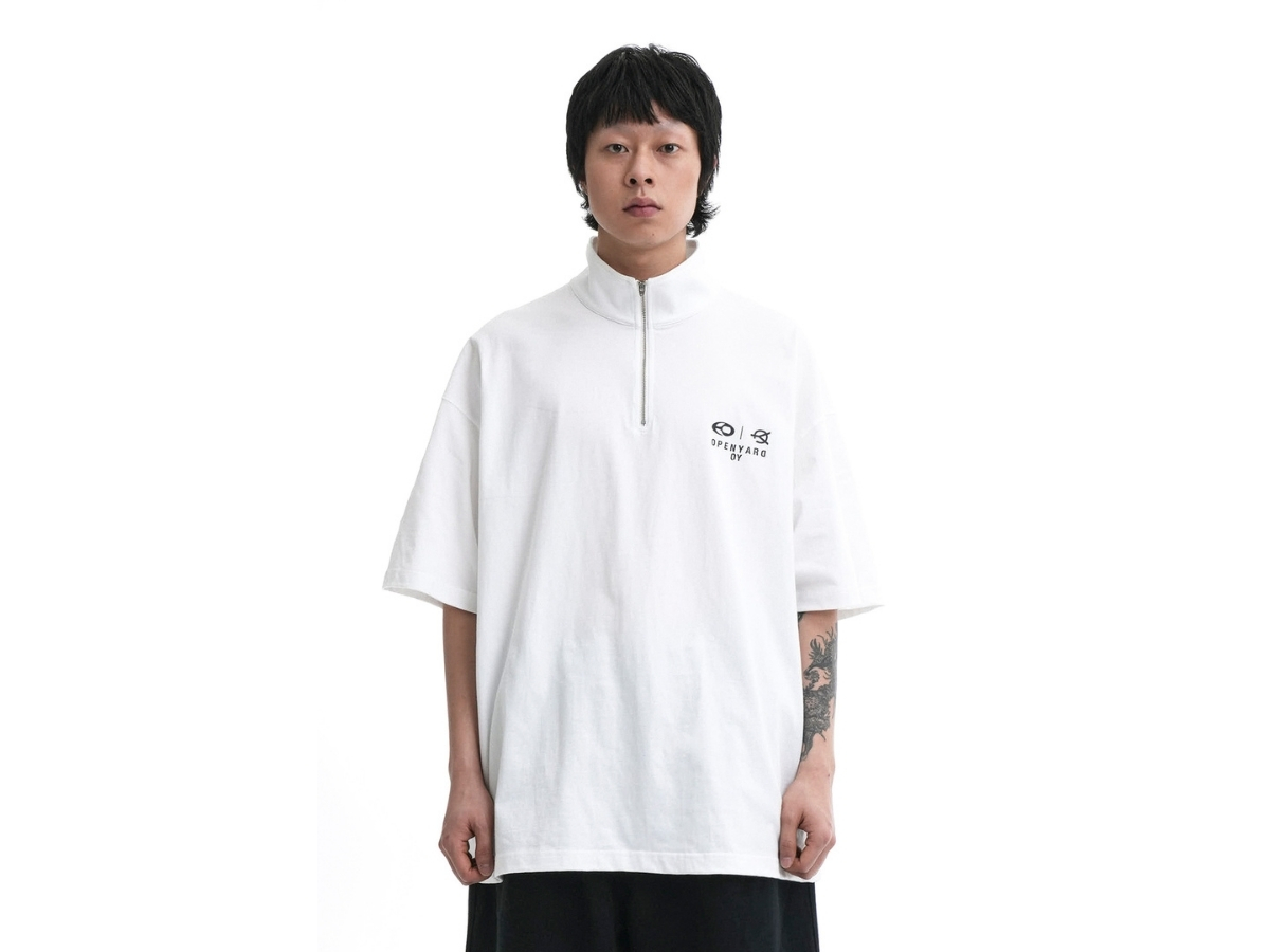 https://d2cva83hdk3bwc.cloudfront.net/oy-opyd-half-zipper-t-white-3.jpg