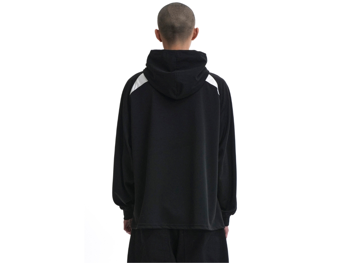 https://d2cva83hdk3bwc.cloudfront.net/oy-sporty-opyd-hoodie-long-sleeve-t-black-4.jpg