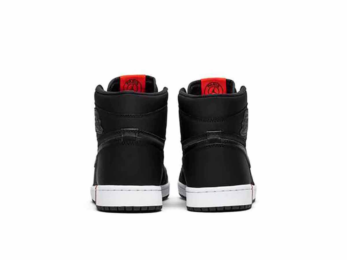 https://d2cva83hdk3bwc.cloudfront.net/paris-saint-germain-x-air-jordan-1-retro-high-og-ar3254-001-6.jpg
