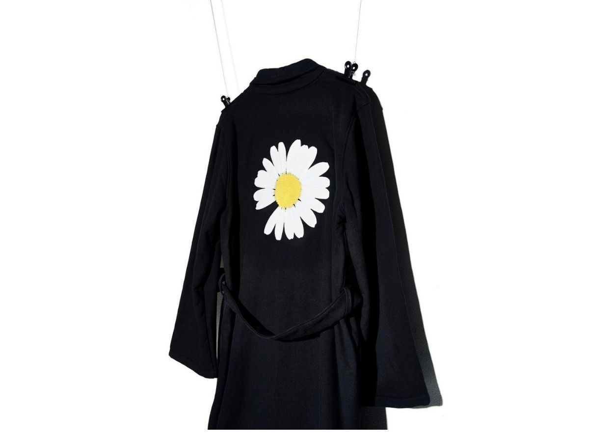 https://d2cva83hdk3bwc.cloudfront.net/peaceminusondotcom-robe-black-1.jpg