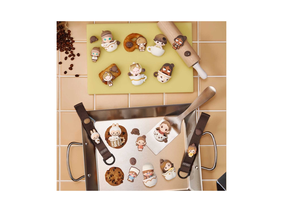 https://d2cva83hdk3bwc.cloudfront.net/pm-bbcccpmdpbcfsdc-pop-mart-dimoo-pop-bean-coffee-factory-series-decoration-charm-3.jpg