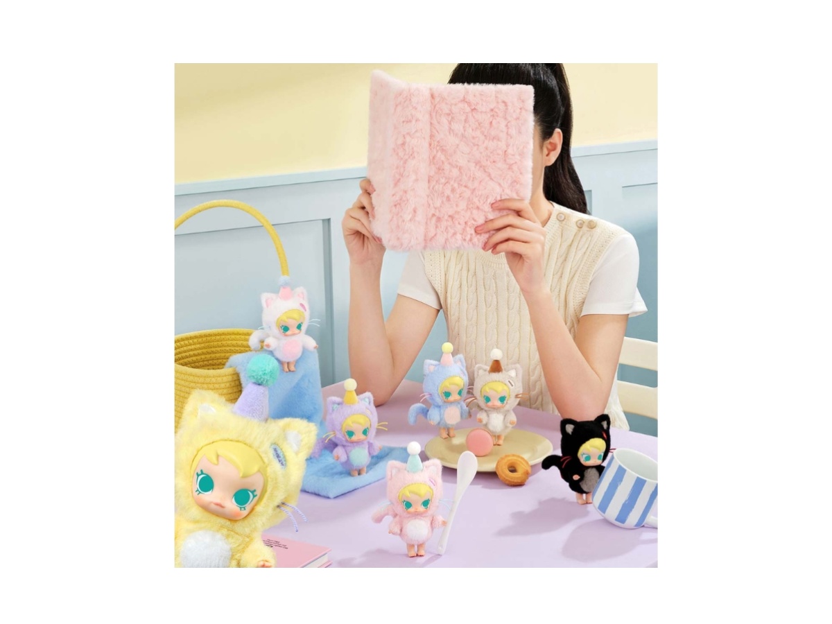 https://d2cva83hdk3bwc.cloudfront.net/pm-bbcccpmpmhbmpfsvppbbm-pop-mart-pet-my-head-baby-molly-pocket-friends-series-vinyl-plush-pendant-blind-box-multicolor-3.jpg