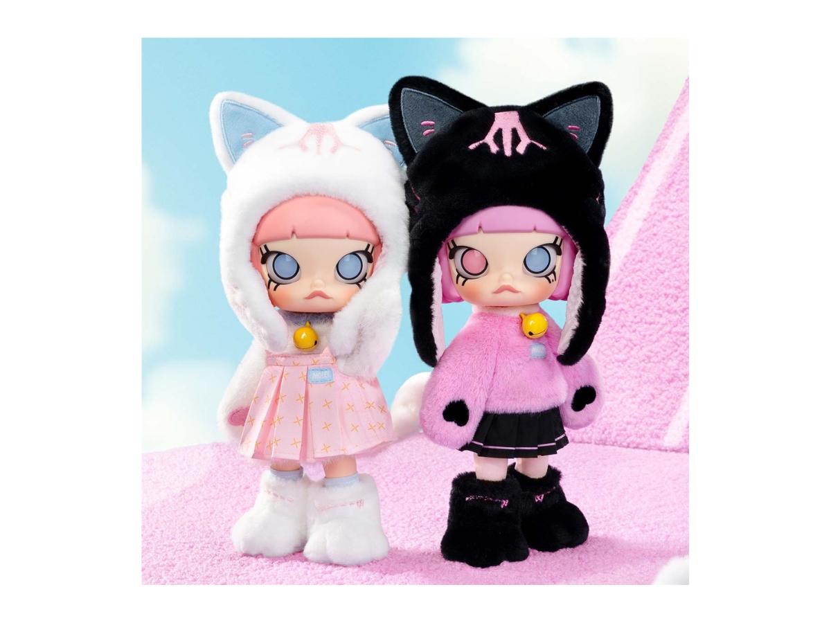 https://d2cva83hdk3bwc.cloudfront.net/pm-bbcccpmwcmp18afm-pop-mart-white-cat-molly-peekaboo-1-8-action-figure-multicolor-3.jpg