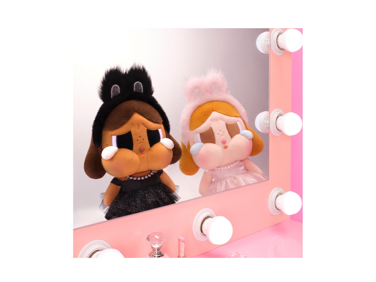 https://d2cva83hdk3bwc.cloudfront.net/pm-fgcpmcssspdb-pop-mart-crybaby-shiny-shiny-series-plush-doll-black-2.jpg