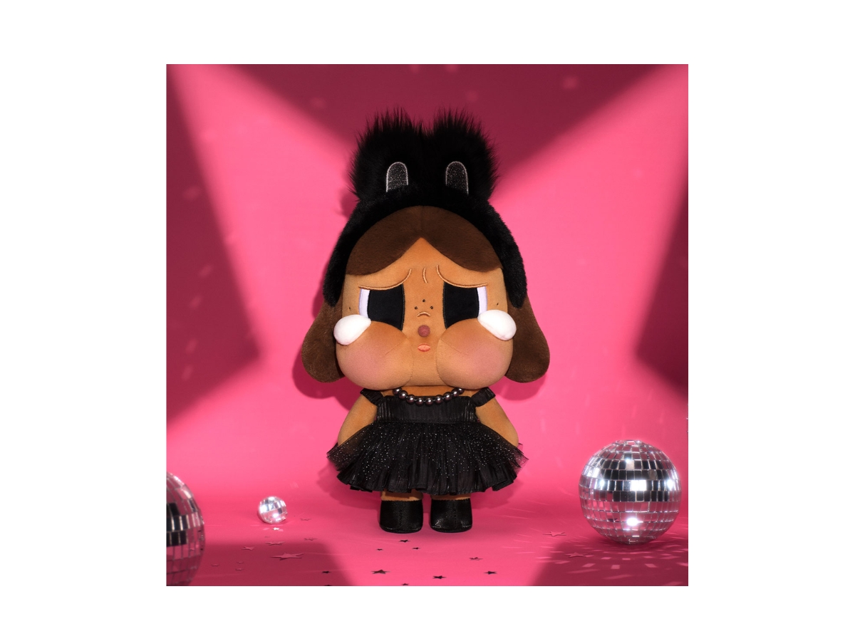 https://d2cva83hdk3bwc.cloudfront.net/pm-fgcpmcssspdb-pop-mart-crybaby-shiny-shiny-series-plush-doll-black-3.jpg