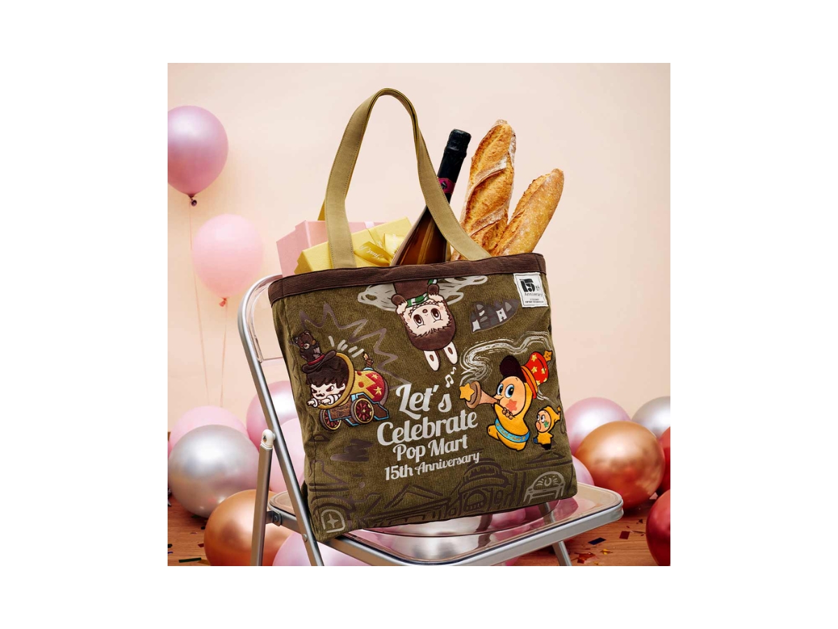 https://d2cva83hdk3bwc.cloudfront.net/pm-tbbpmctmsb-pop-mart-celebrating-the-moment-series-bag-3.jpg