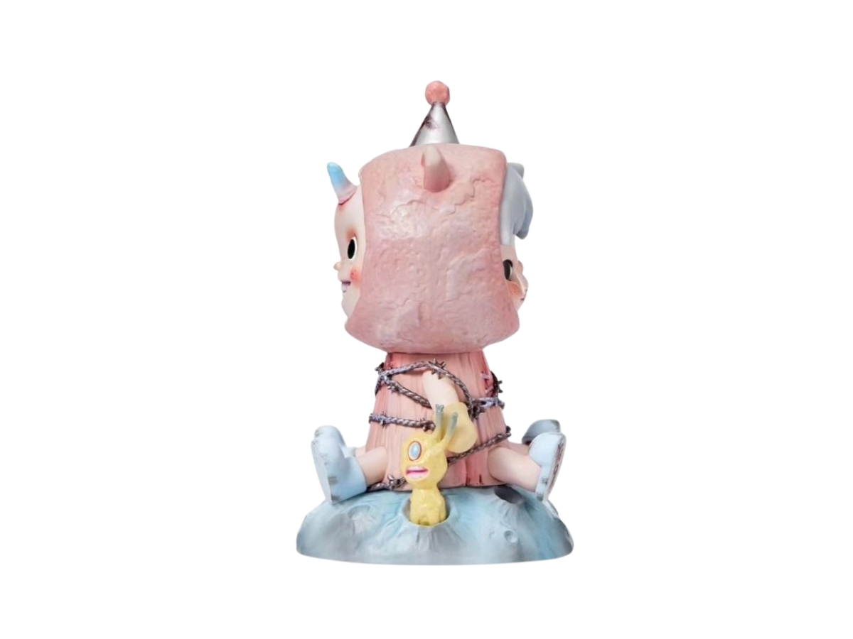 https://d2cva83hdk3bwc.cloudfront.net/pop-mart-hirono-x-polar-coexistence-figures-2.jpg