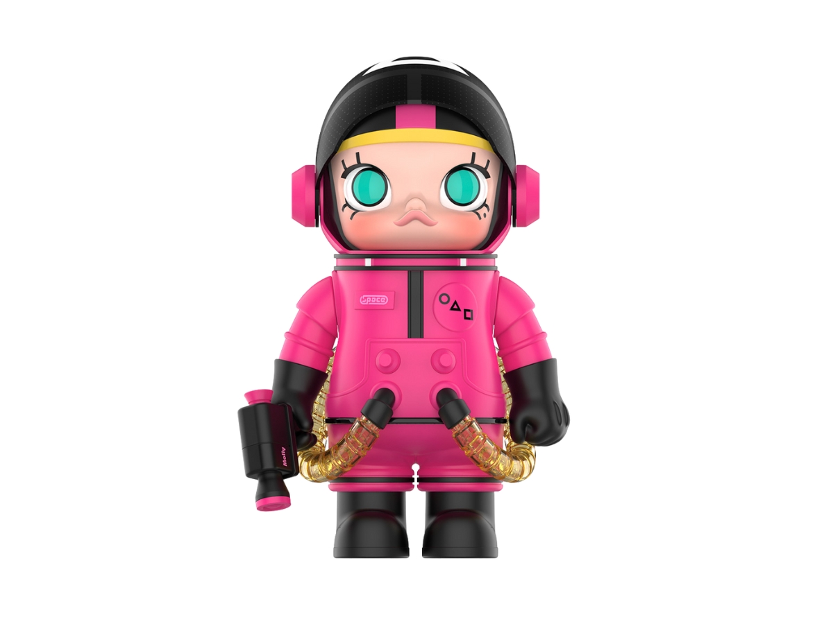 https://d2cva83hdk3bwc.cloudfront.net/pop-mart-masked-soldier-mega-space-molly-squid-game-400-100-1.jpg