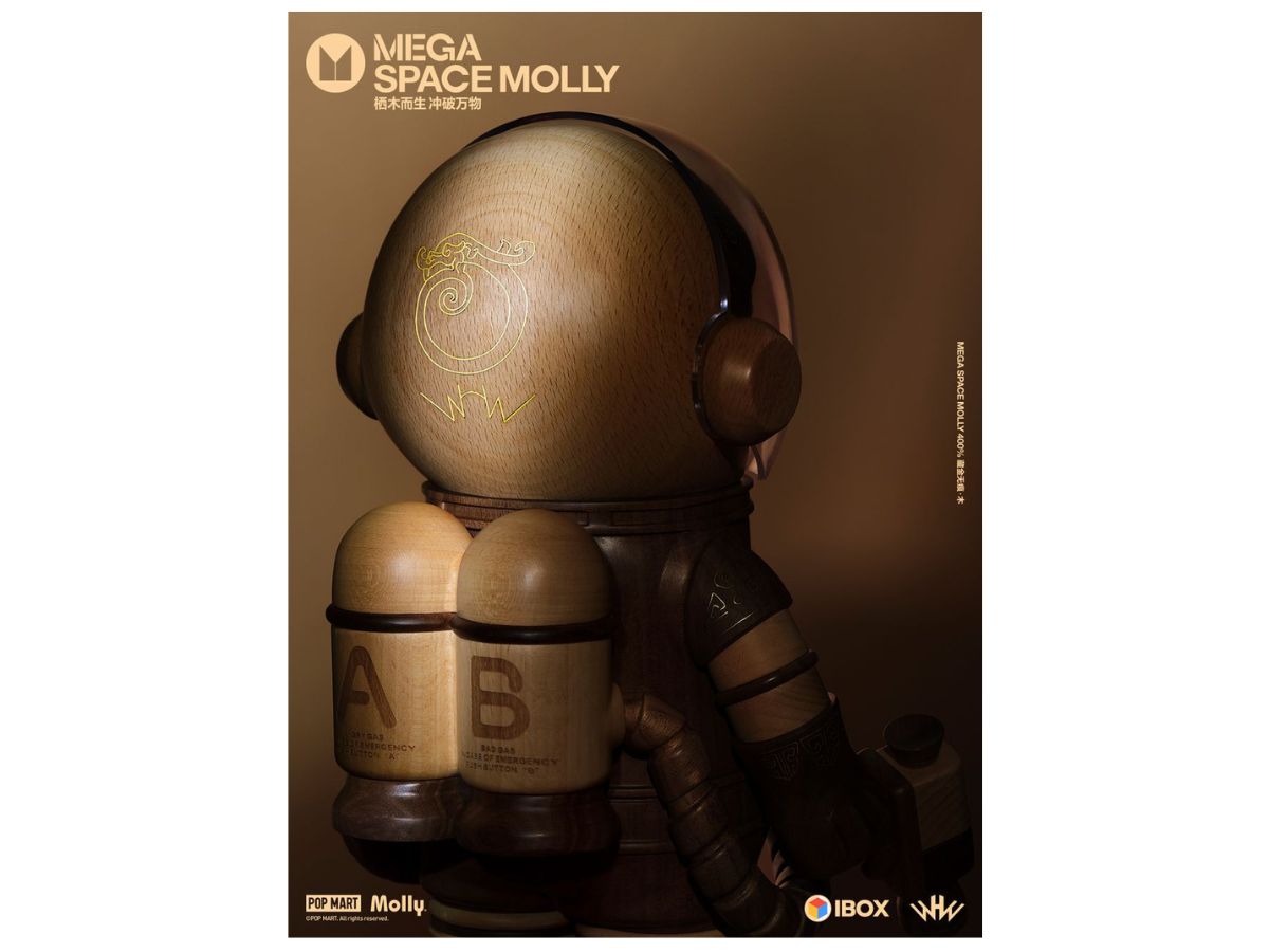 https://d2cva83hdk3bwc.cloudfront.net/pop-mart-mega-space-molly-hidden-gold-without-trace-wood-400-limited-edition-of-99-pieces-4.jpg