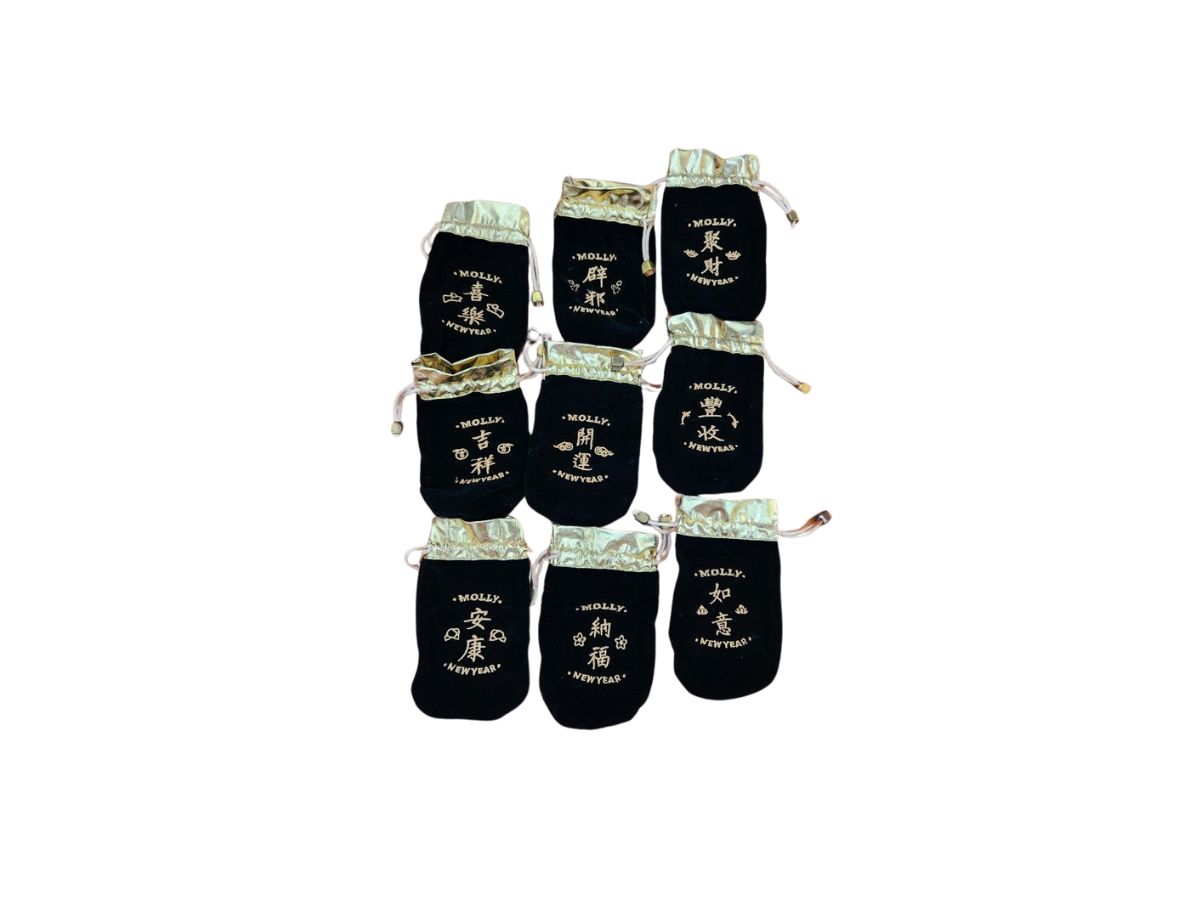 https://d2cva83hdk3bwc.cloudfront.net/pop-mart-molly-happy-chinese-new-year-2019-single-box-3.jpg