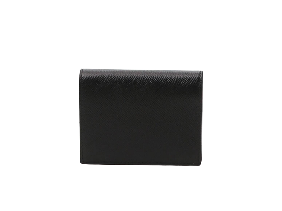 https://d2cva83hdk3bwc.cloudfront.net/prada-logo-plaque-bifold-wallet-in-leather-with-silver-metal-hardware-black-2.jpg