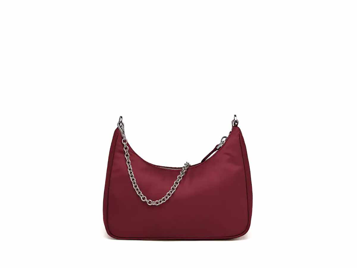 https://d2cva83hdk3bwc.cloudfront.net/prada-re-edition-2005-nylon-shoulder-bag-garnet-3.jpg