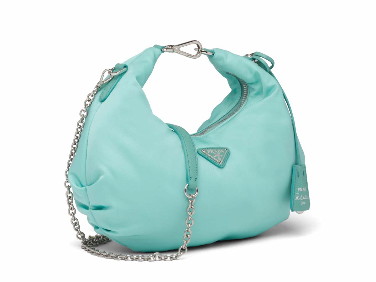 https://d2cva83hdk3bwc.cloudfront.net/prada-re-edition-2006-nylon-bag-jade-green-2.jpg