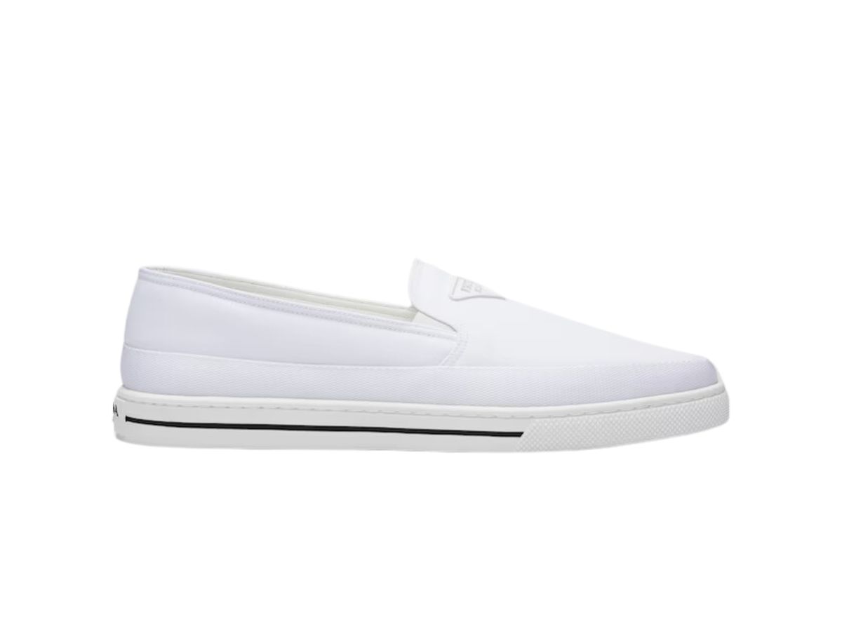 【大注目】PRADA◆Re-Nylon スリッポン スニーカー エンボスロゴ 大注目】PRADA◇Re-Nylon スリッポン スニーカー エンボスロゴ
