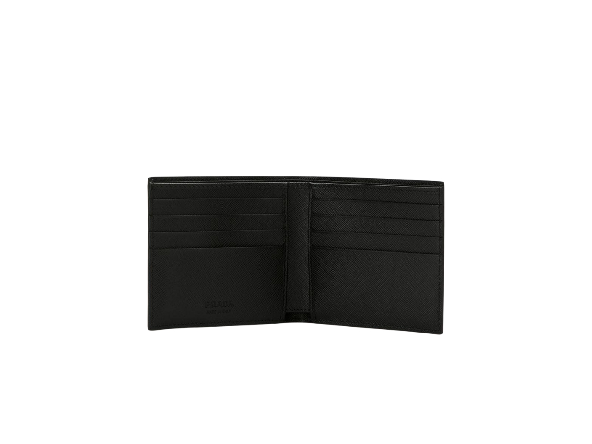 https://d2cva83hdk3bwc.cloudfront.net/prada-saffiano-leather-wallet-silver-logo-black-3.jpg