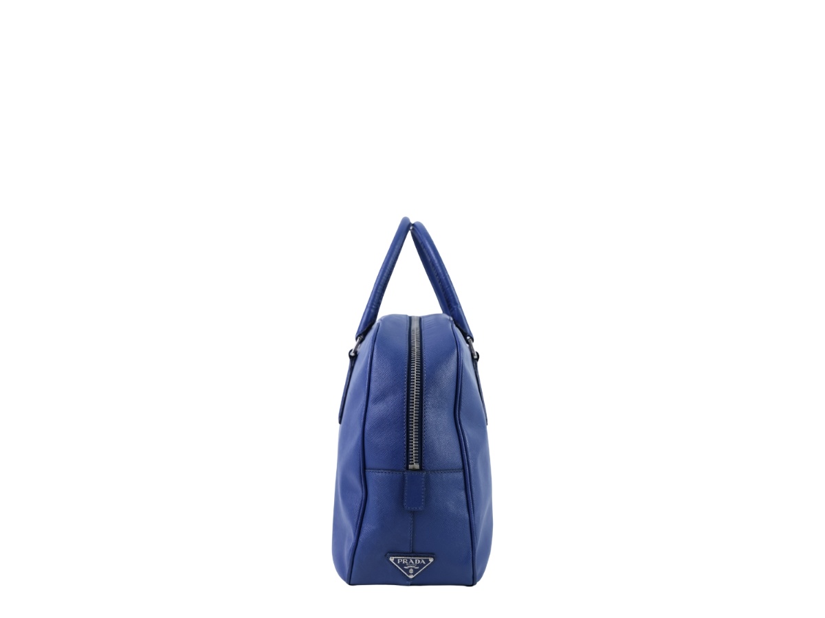 https://d2cva83hdk3bwc.cloudfront.net/prd-habbpslbbbb-prada-saffiano-lux-bauletto-bowling-bag-bluette-3.jpg