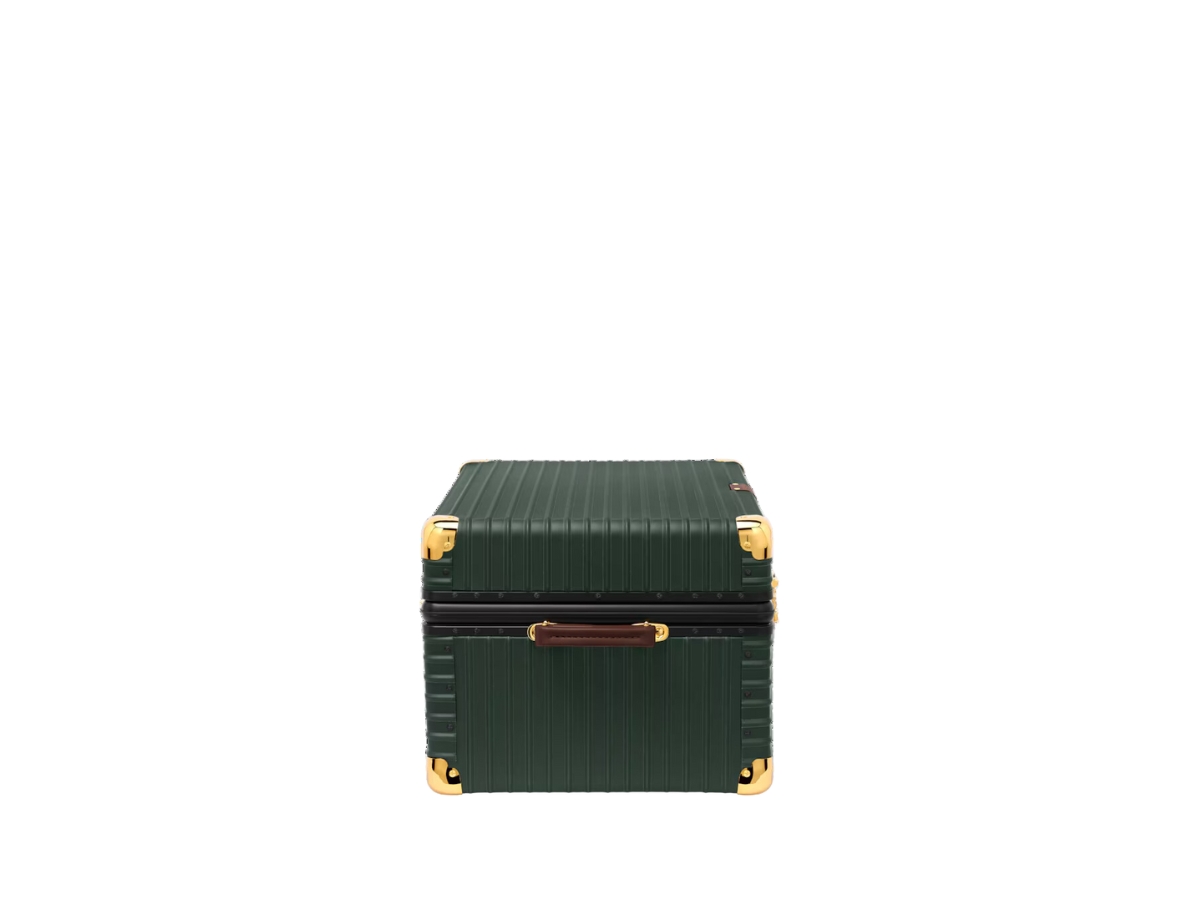 https://d2cva83hdk3bwc.cloudfront.net/rimowa-aim-leon-dore-classic-chest-green-2.jpg
