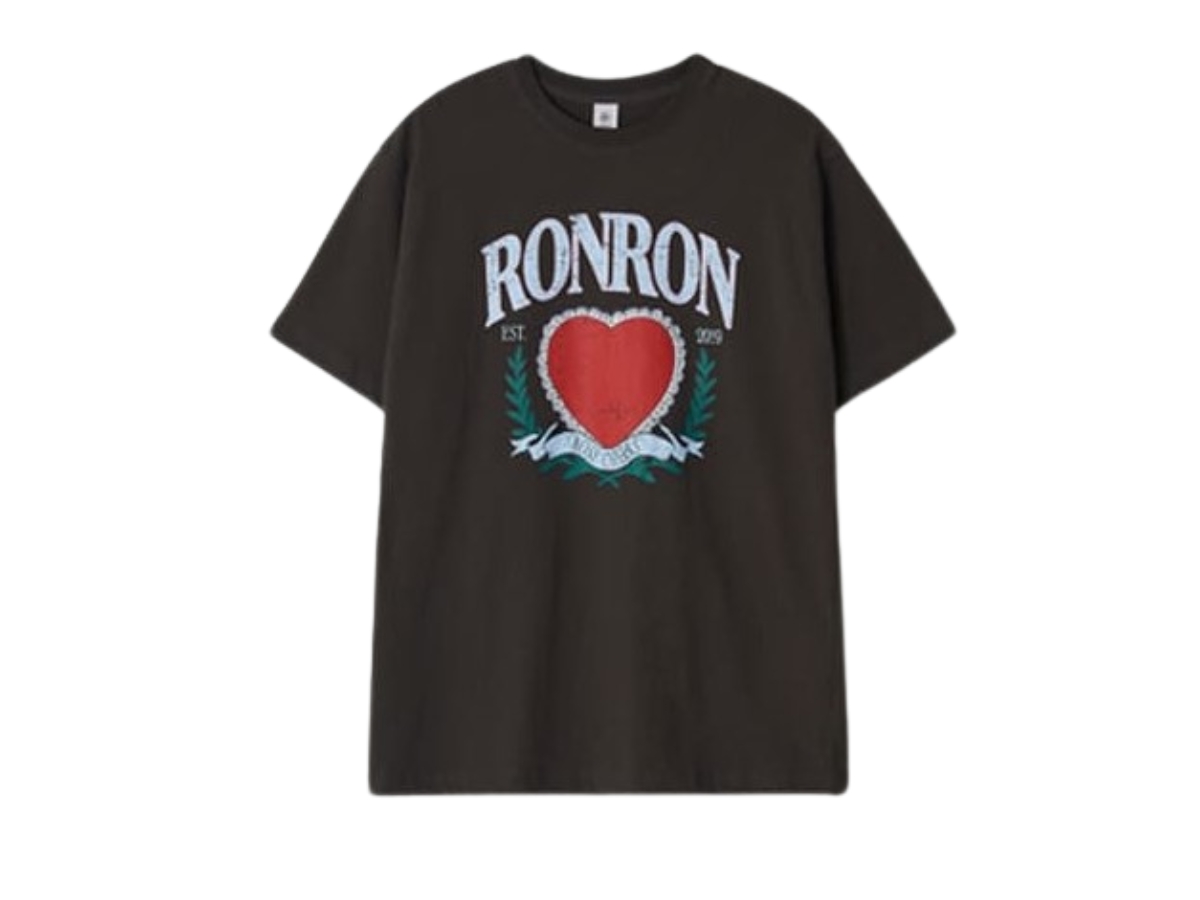 https://d2cva83hdk3bwc.cloudfront.net/ronron-heart-laurel-over-fit-t-shirt-charcoal-1.jpg