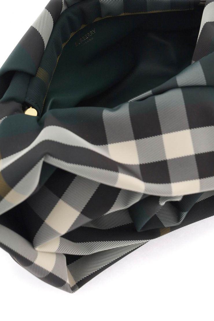 https://d2cva83hdk3bwc.cloudfront.net/rose-clutch-burberry-green-2.jpg