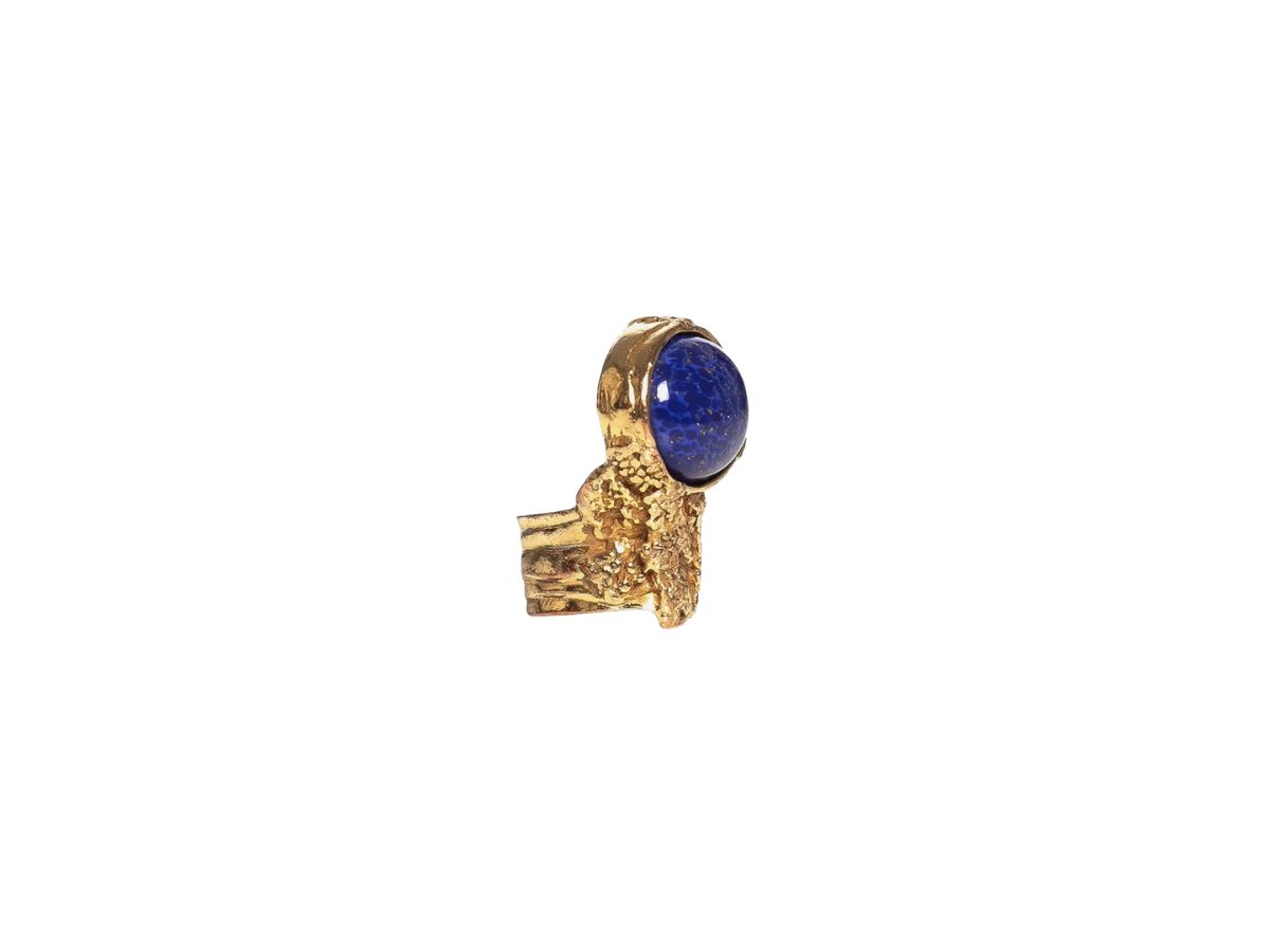 https://d2cva83hdk3bwc.cloudfront.net/saint-laurent-arty-ring-gold-tone-metal-and-blue-stone-2.jpg