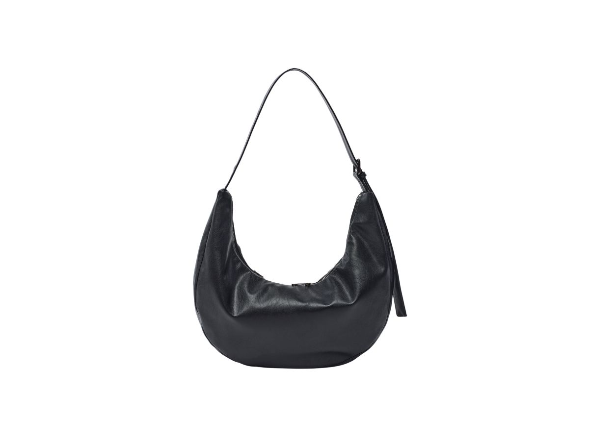 https://d2cva83hdk3bwc.cloudfront.net/samo-ondoh-apple-sling-bag-l-nappa-black-3.jpg