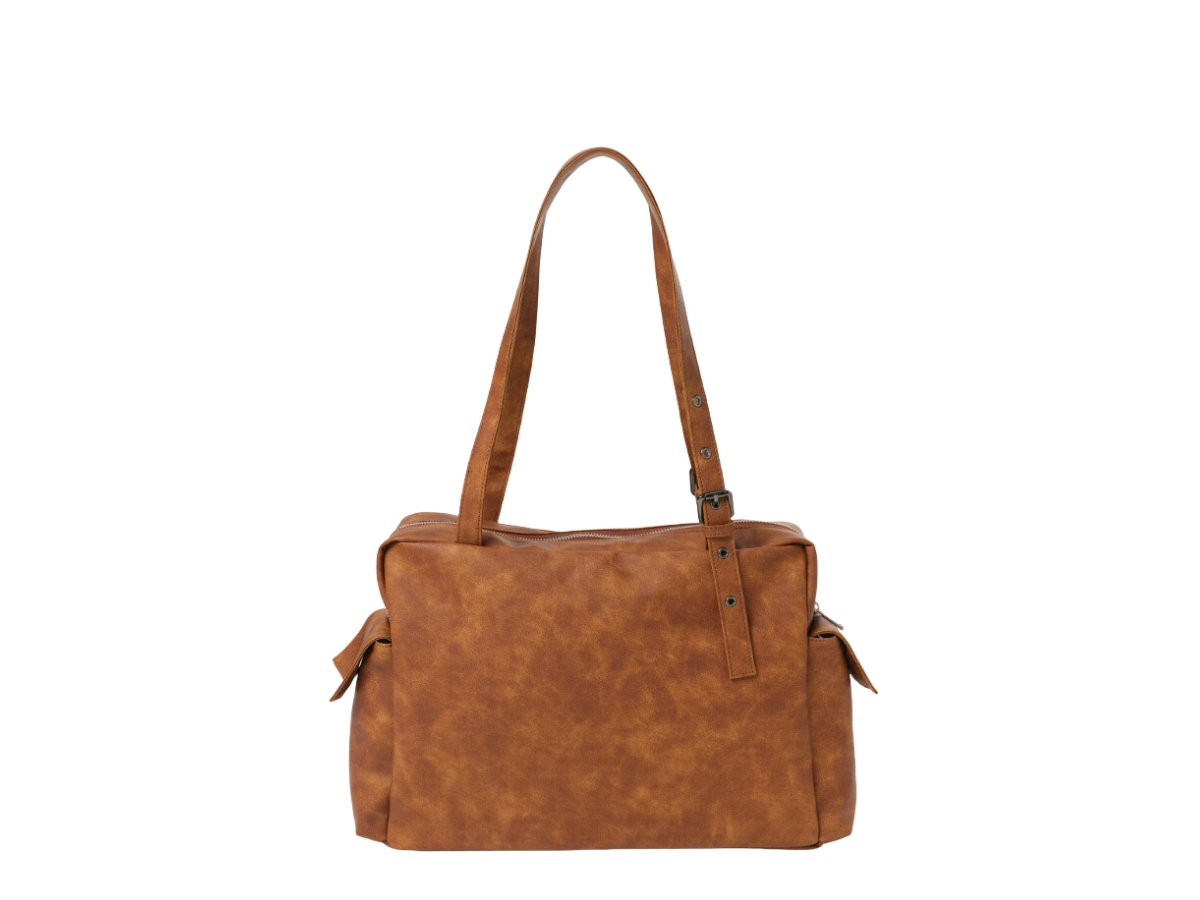 https://d2cva83hdk3bwc.cloudfront.net/samo-ondoh-pocket-utility-bag-l-in-vintage-caramel-3.jpg
