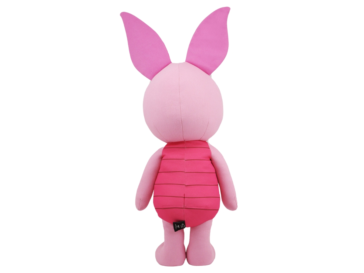 https://d2cva83hdk3bwc.cloudfront.net/satoru-koizumi-disney-collection-piglet-plush-2.jpg
