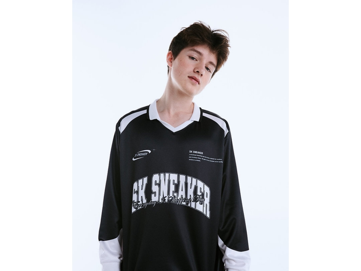 https://d2cva83hdk3bwc.cloudfront.net/sk-sneaker-authentic-black-long-sleeve-jersey-3.jpg