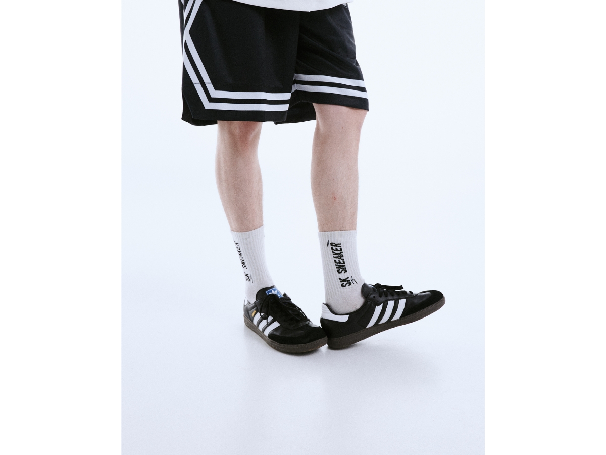 https://d2cva83hdk3bwc.cloudfront.net/sk-sneaker-basic-logo-socks-white-3.jpg
