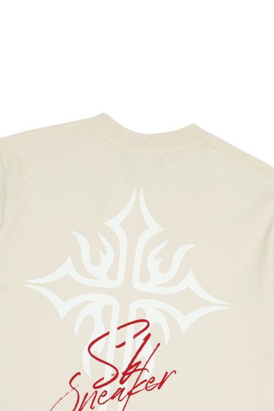 https://d2cva83hdk3bwc.cloudfront.net/sk-sneaker_sk-sneaker-crimson-creed-grow-in-the-dark-tee-beige-8.jpg