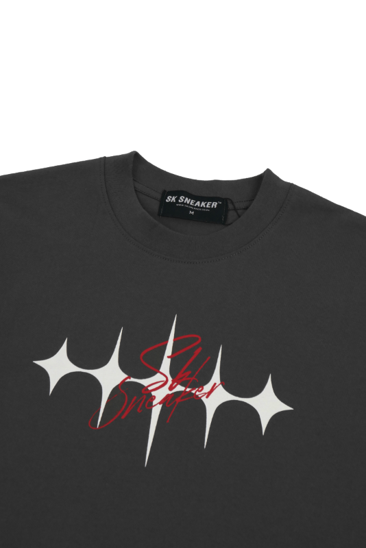 https://d2cva83hdk3bwc.cloudfront.net/sk-sneaker_sk-sneaker-starburst-script-grow-in-thr-dark-tee-grey-5.jpg