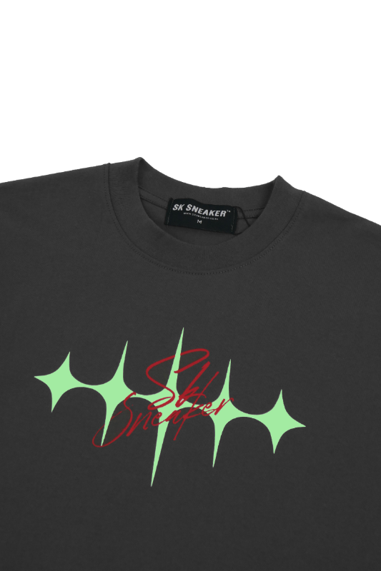 https://d2cva83hdk3bwc.cloudfront.net/sk-sneaker_sk-sneaker-starburst-script-grow-in-thr-dark-tee-grey-6.jpg