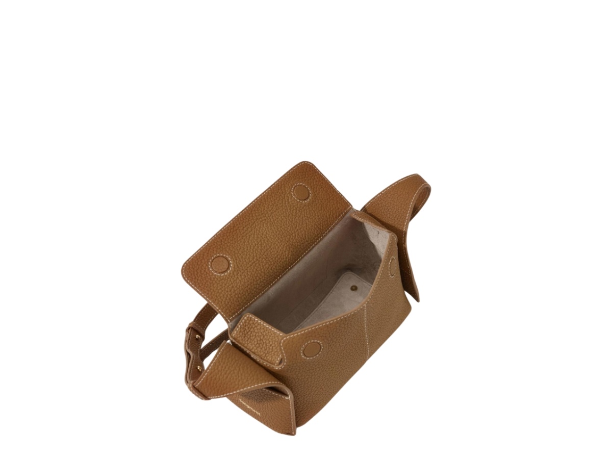 https://d2cva83hdk3bwc.cloudfront.net/smt-sbbsmdrbifglwssvehmlmu4-songmont-mini-drippy-roof-bag-mocha-2.jpg